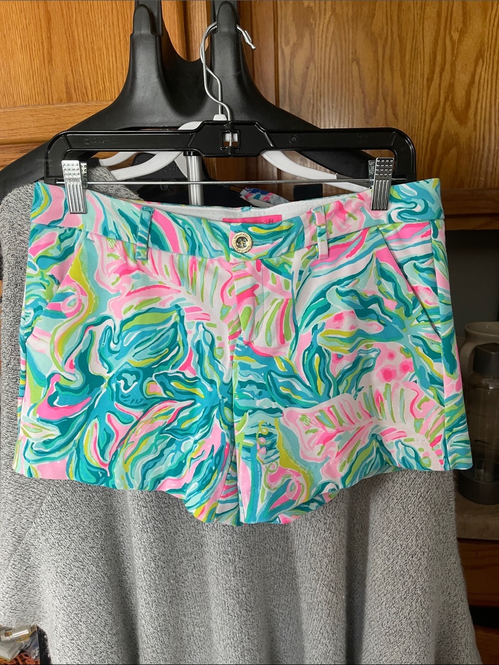Lilly Pulitzer Women's Multicolor Green Pink White Shorts - Size 4
